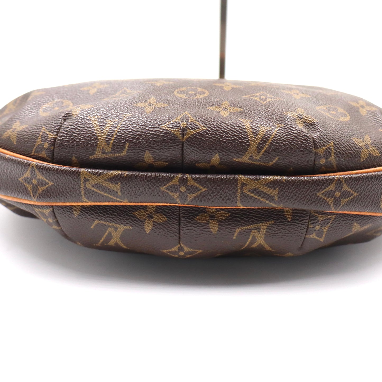 Louis Vuitton Croissant MM Monogram - 459