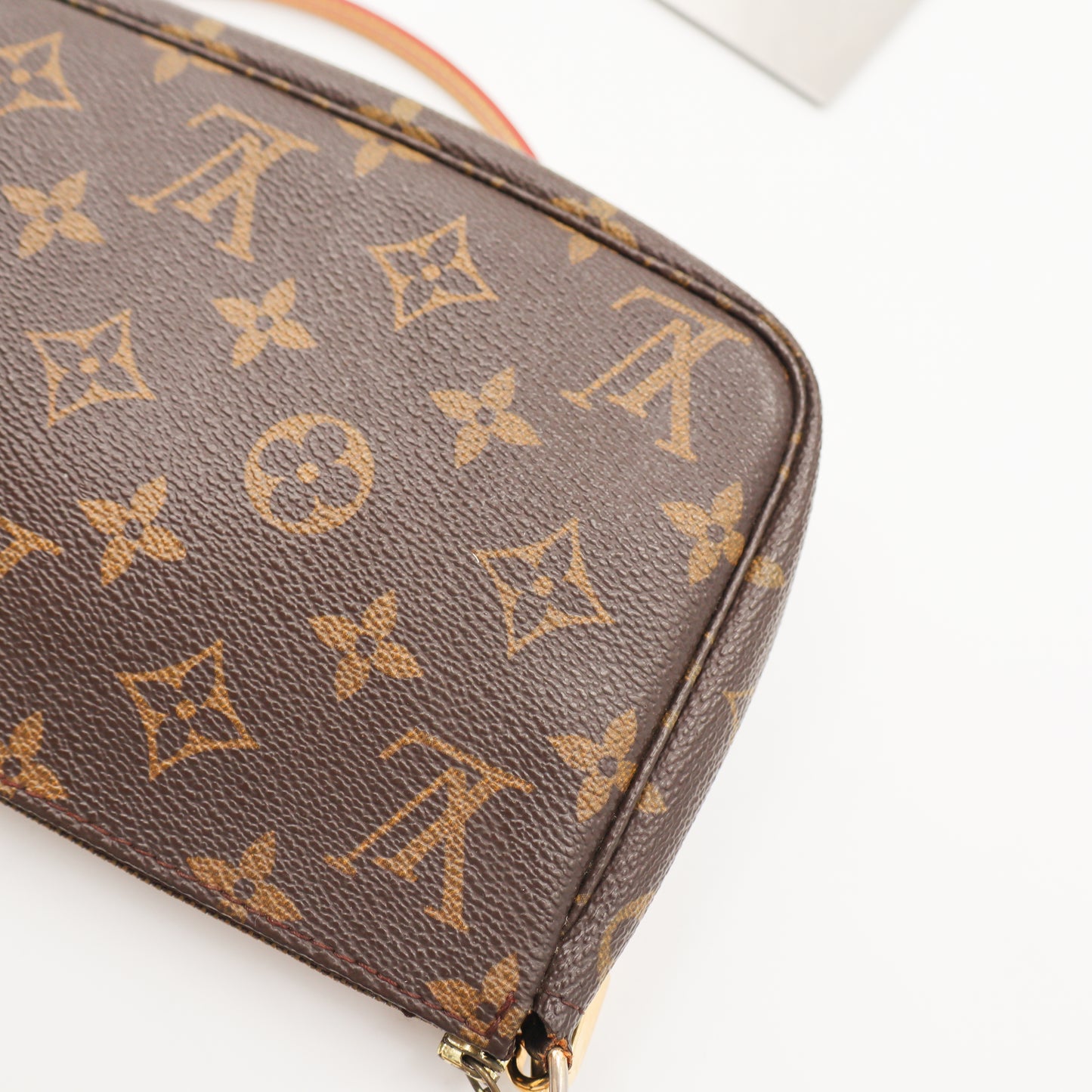 Louis Vuitton Pochette Monogram - 589