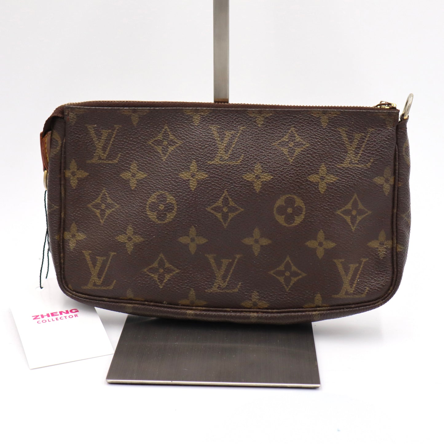 Louis Vuitton Pochette Monogram- 394