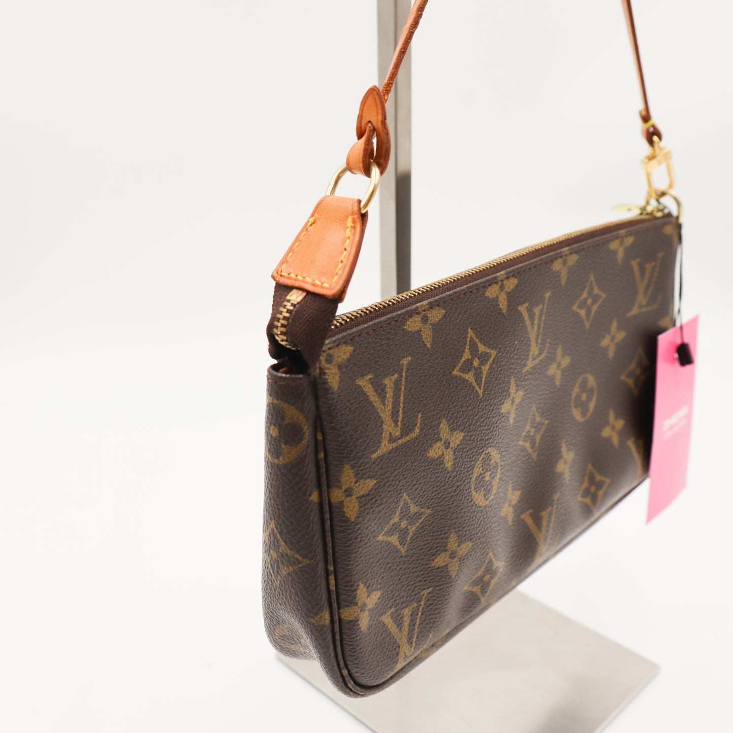 Louis Vuitton Pochette Monogram - 594