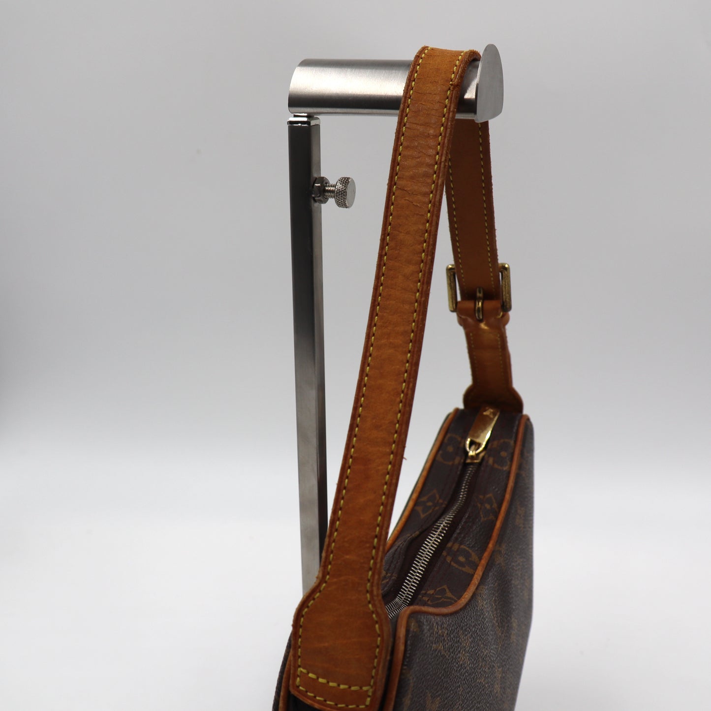 Louis Vuitton Croissant PM - 482