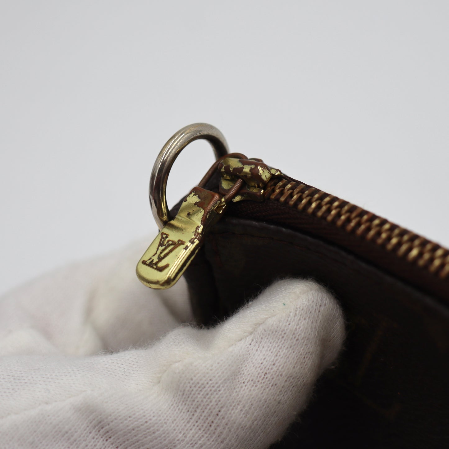 Louis Vuitton Pochette Monogram- 394