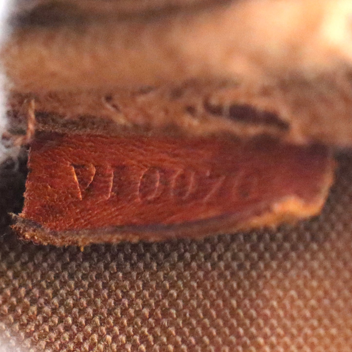 Louis Vuitton Pochette Monogram - 370