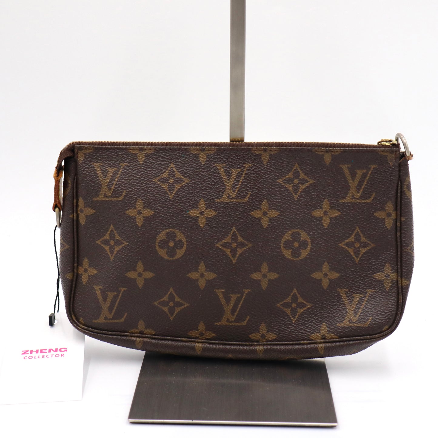 Louis Vuitton Pochette Monogram- 394