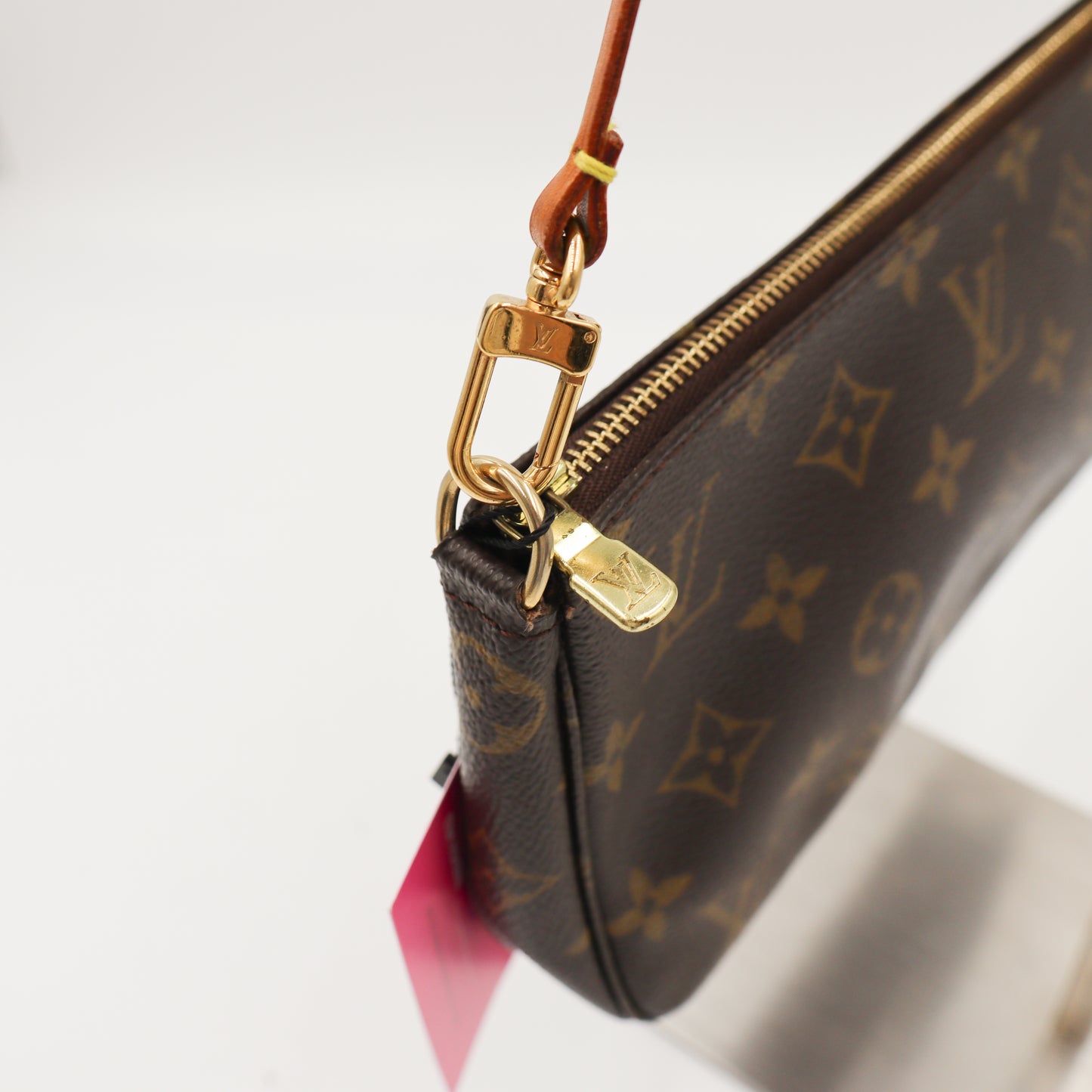 Louis Vuitton Pochette Monogram - 594