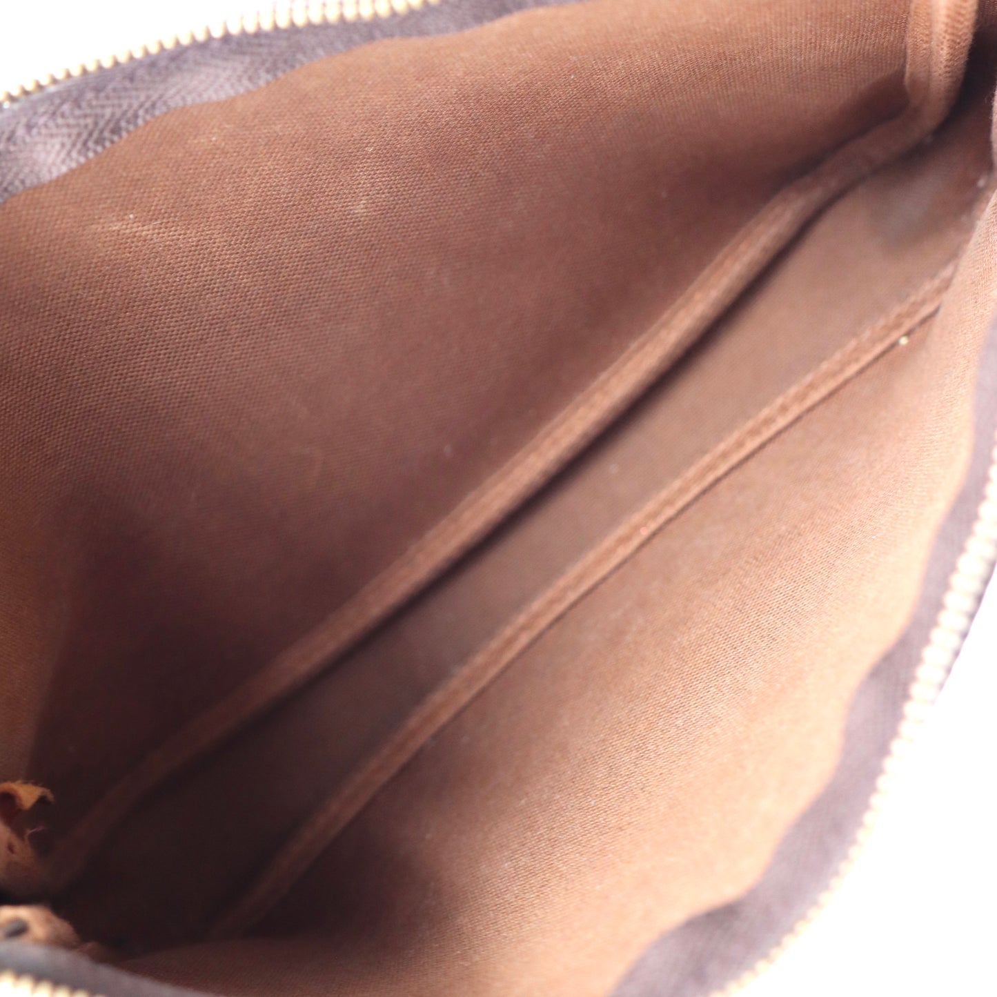 Louis Vuitton Pochette Monogram - 370