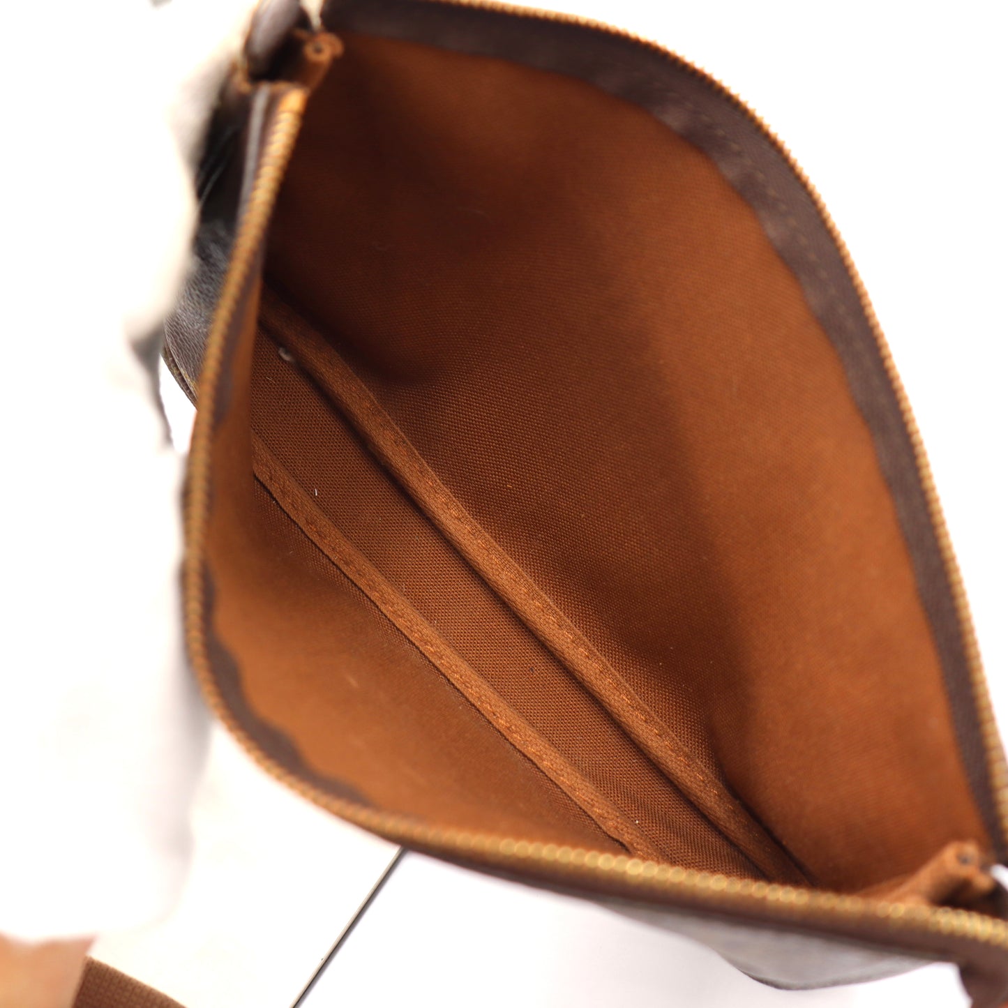 Louis Vuitton Pochette Monogram- 394
