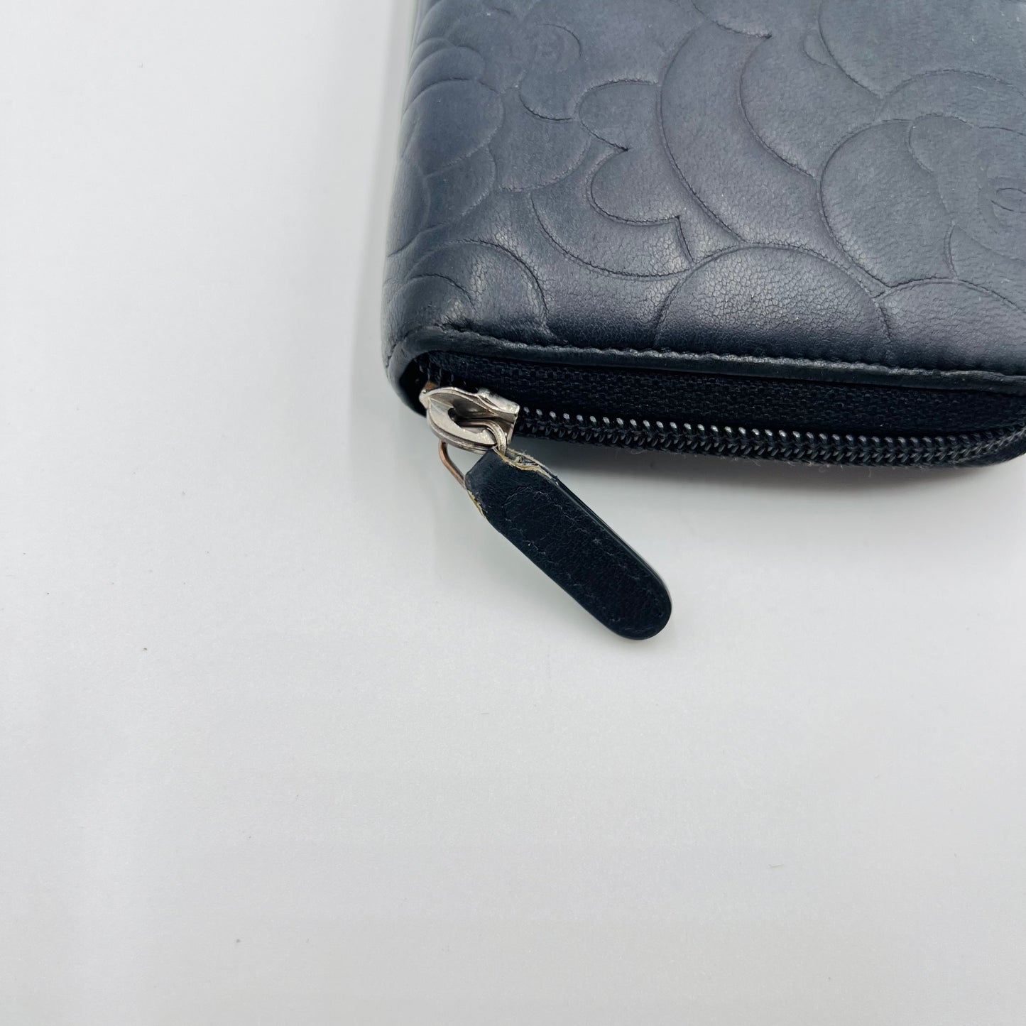 Chanel Timeless Kamelienprägung - 255