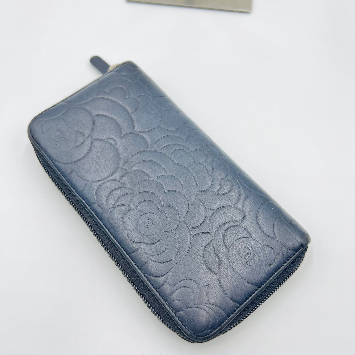 Chanel Timeless Kamelienprägung - 255