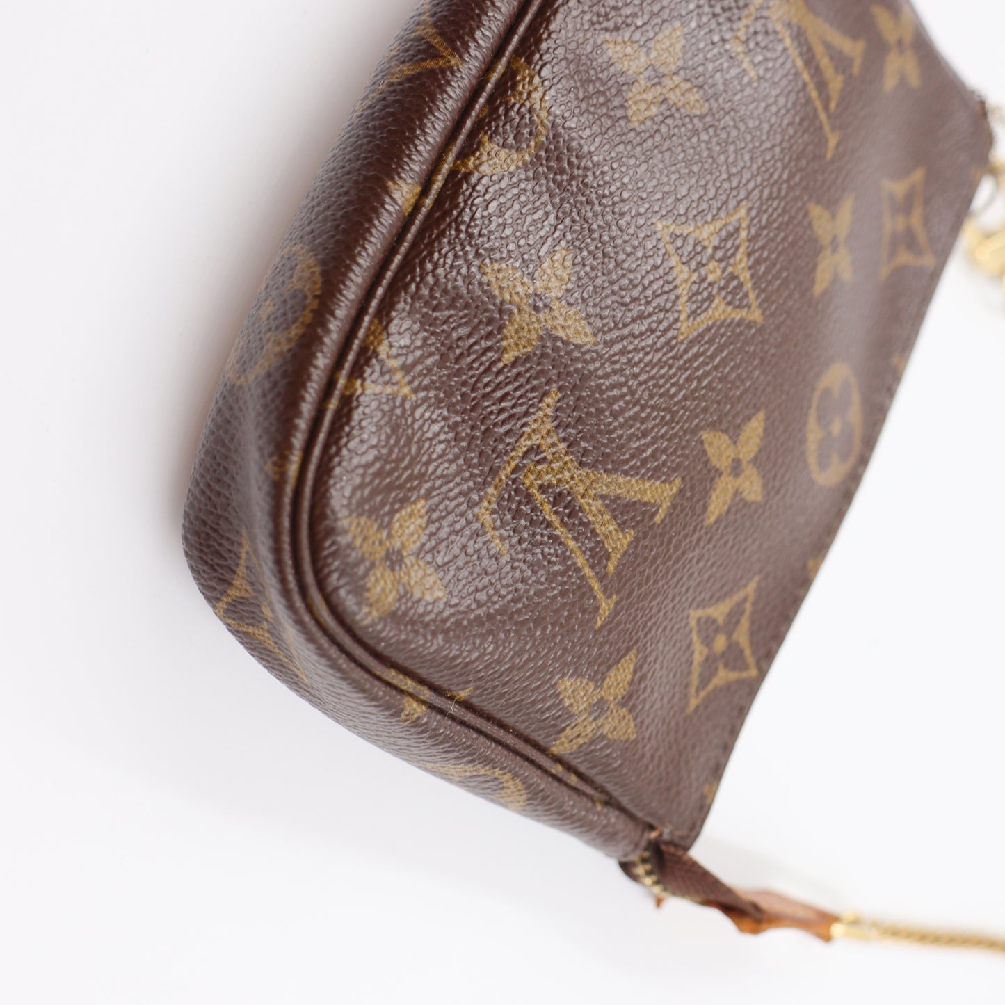 Louis Vuitton Mini Pochette - 740