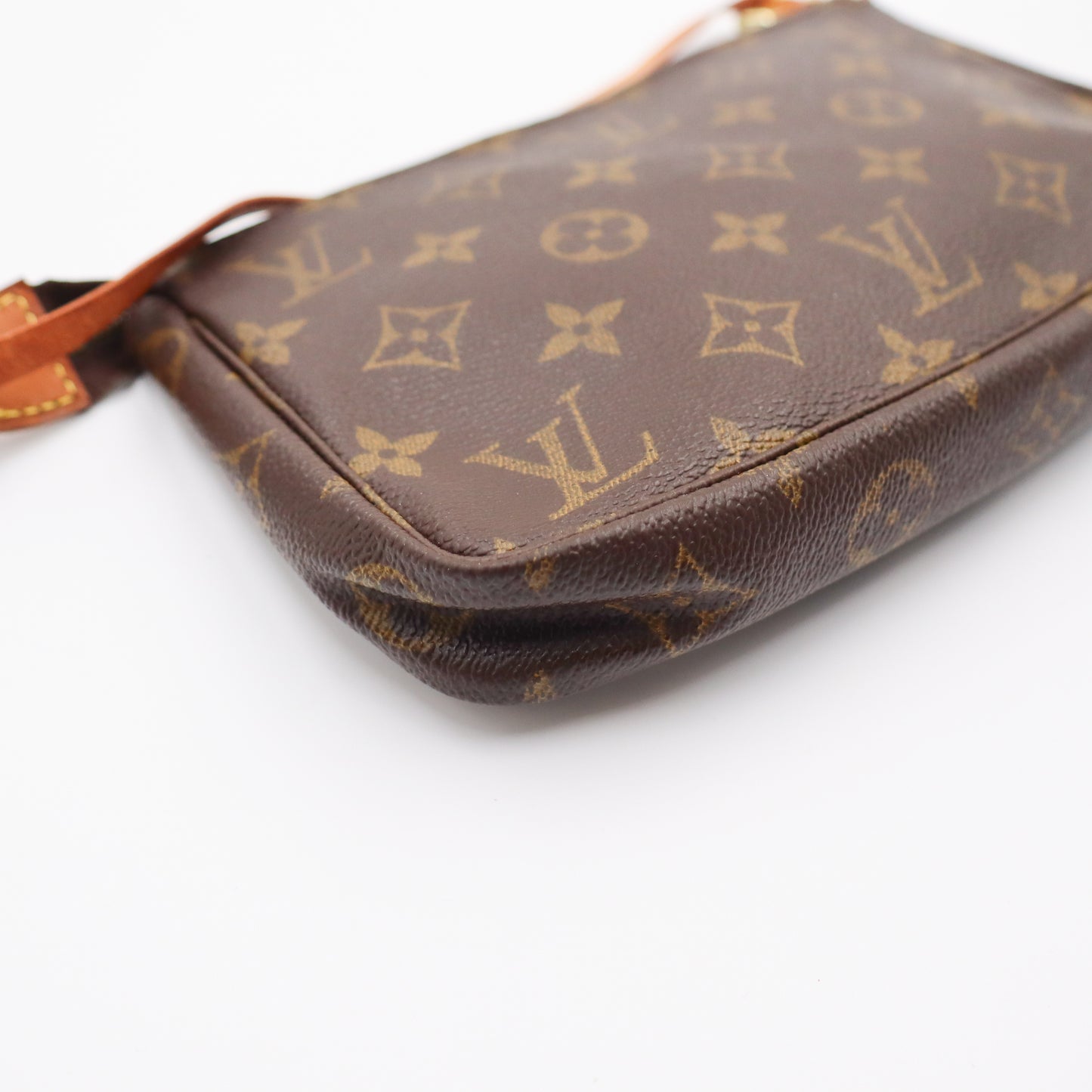 Louis Vuitton Pochette Monogram - 806