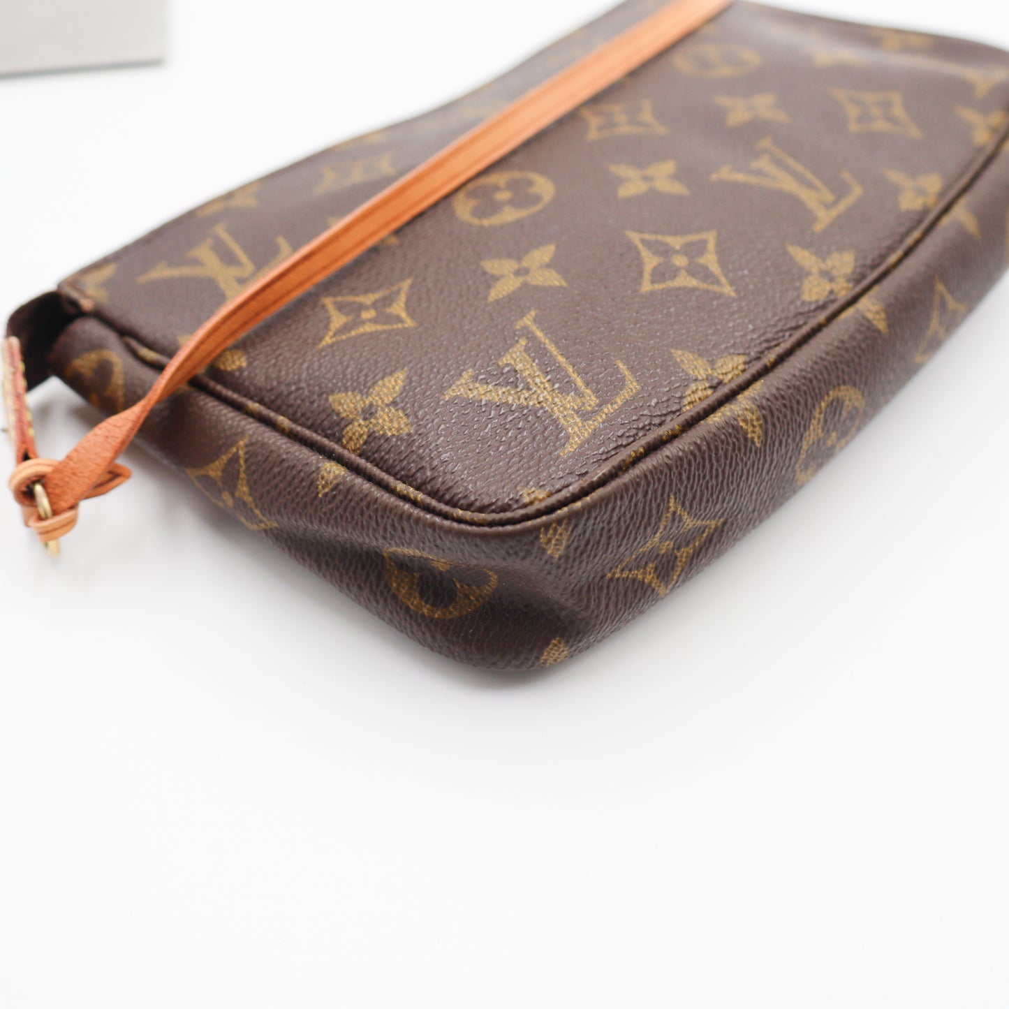 Louis Vuitton Pochette Monogram - 817