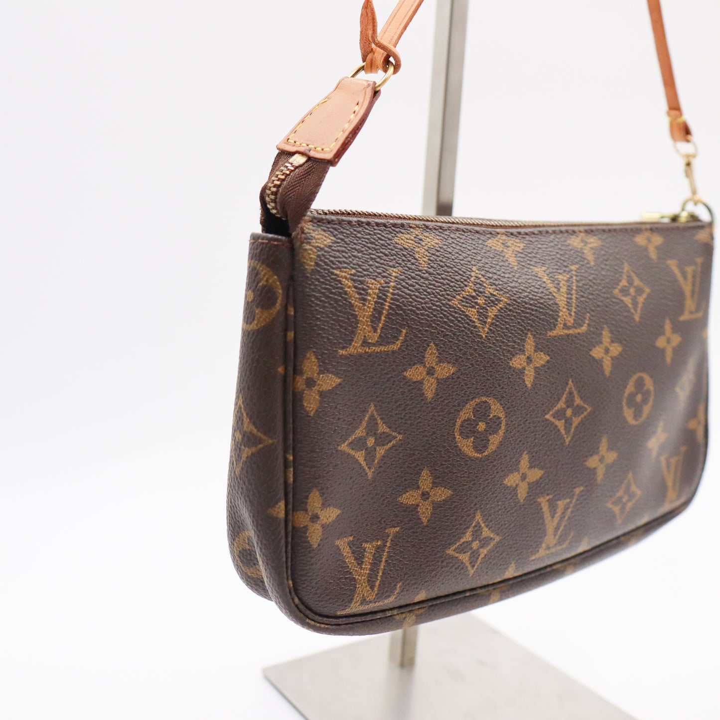 Louis Vuitton Pochette Monogram - 818