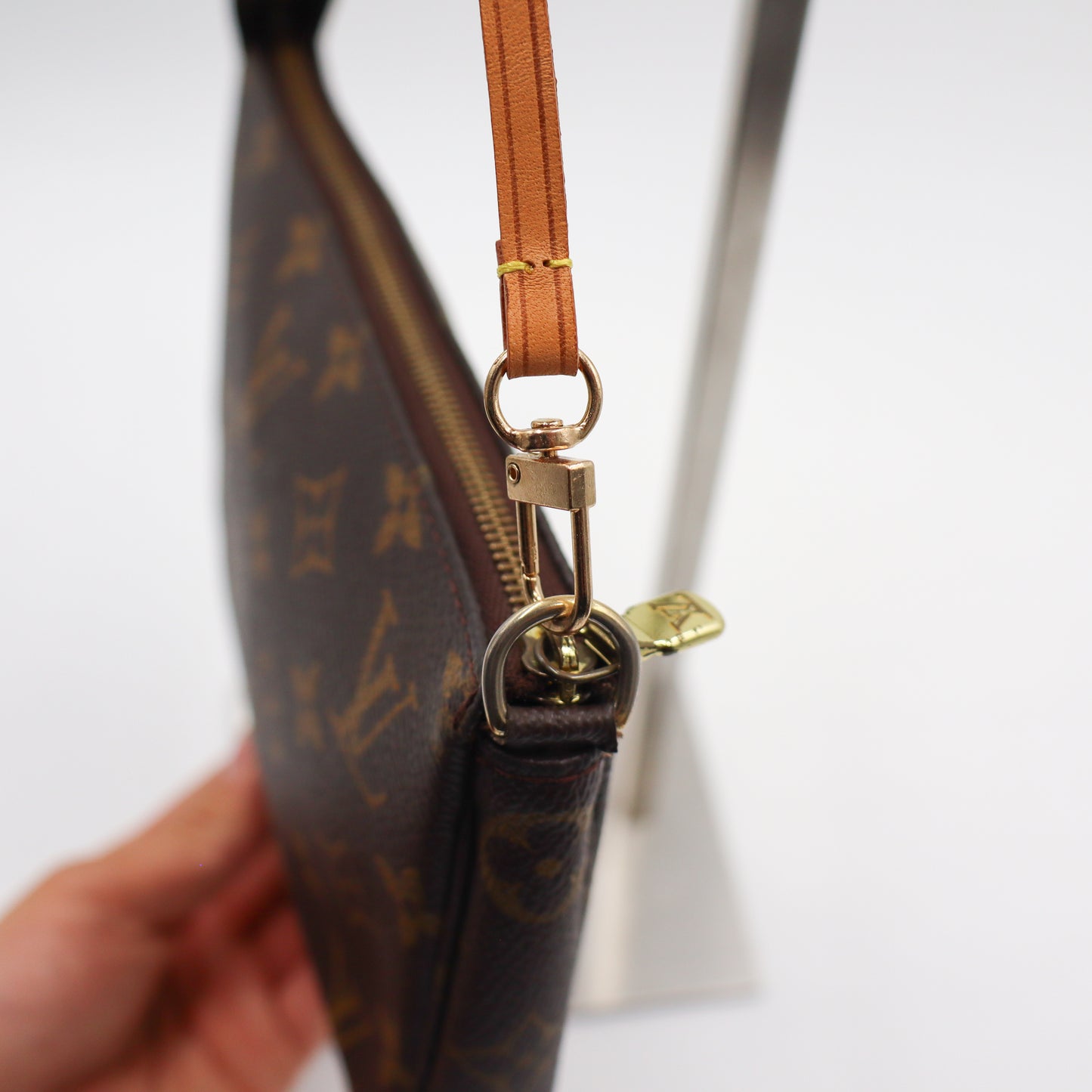 Louis Vuitton Pochette Monogram - 818