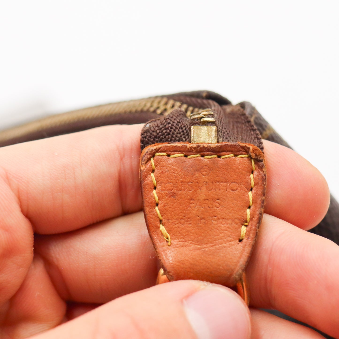 Louis Vuitton Pochette Monogram - 823