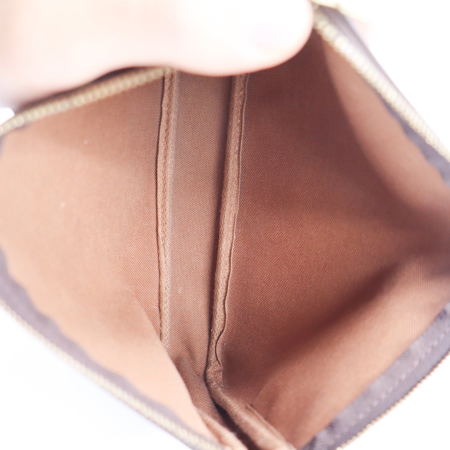 Louis Vuitton Pochette Monogram - 829