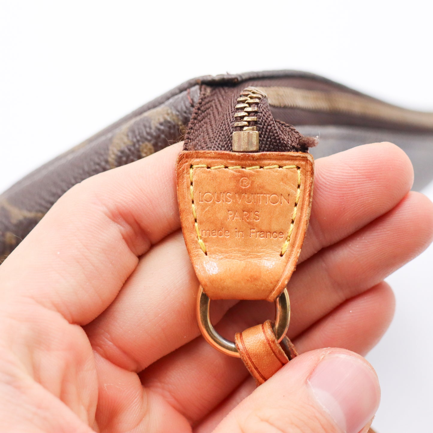 Louis Vuitton Pochette Monogram - 829