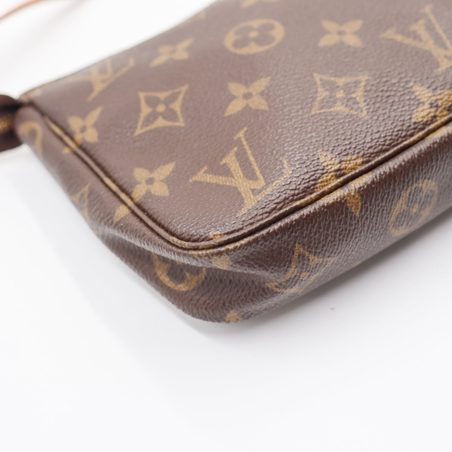 Louis Vuitton Pochette Monogram - 829