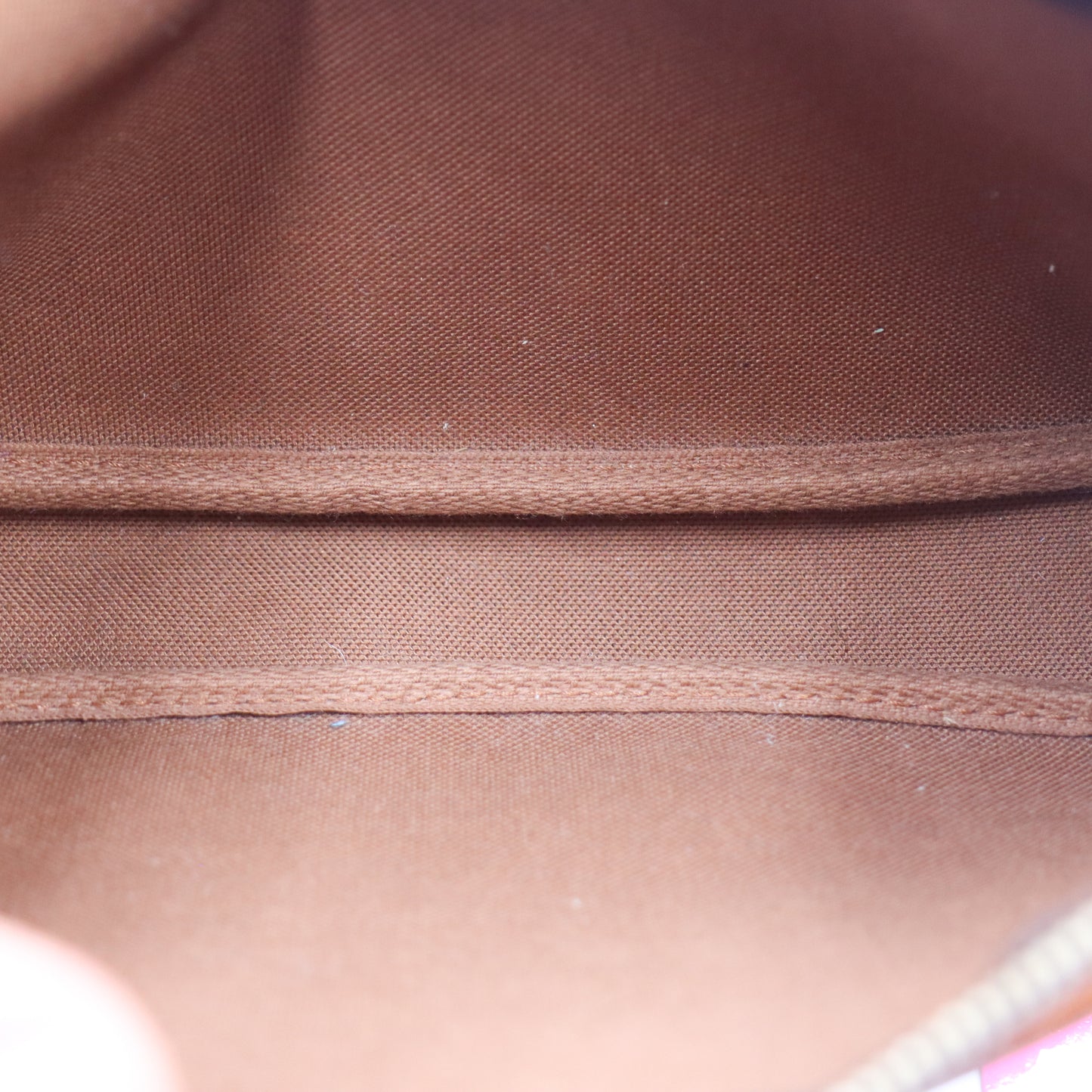 Louis Vuitton Pochette Monogram - 972