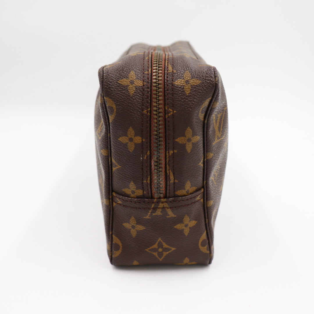 Louis Vuitton Trousse Toilette Clutch 28