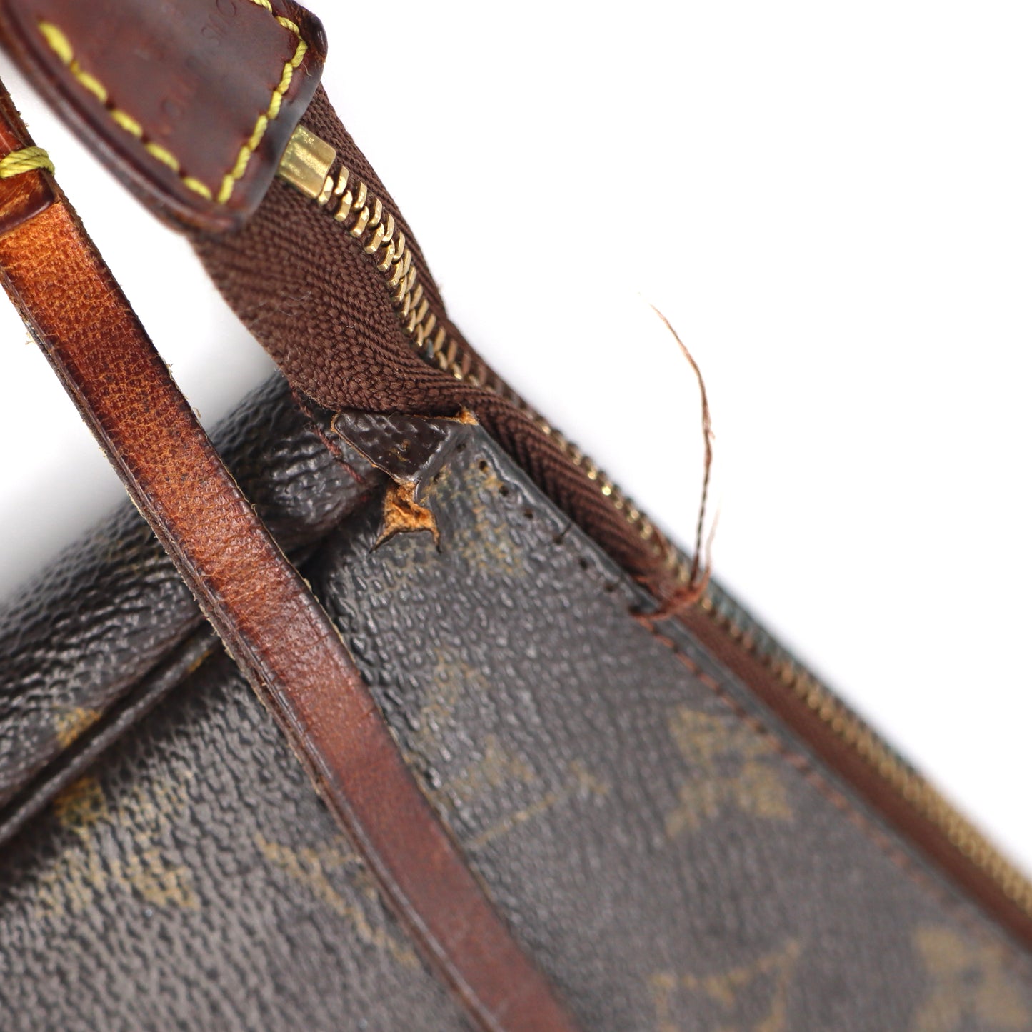 Louis Vuitton Pochette - 373