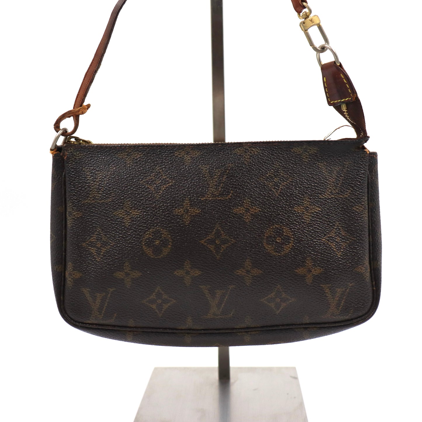 Louis Vuitton Pochette - 373