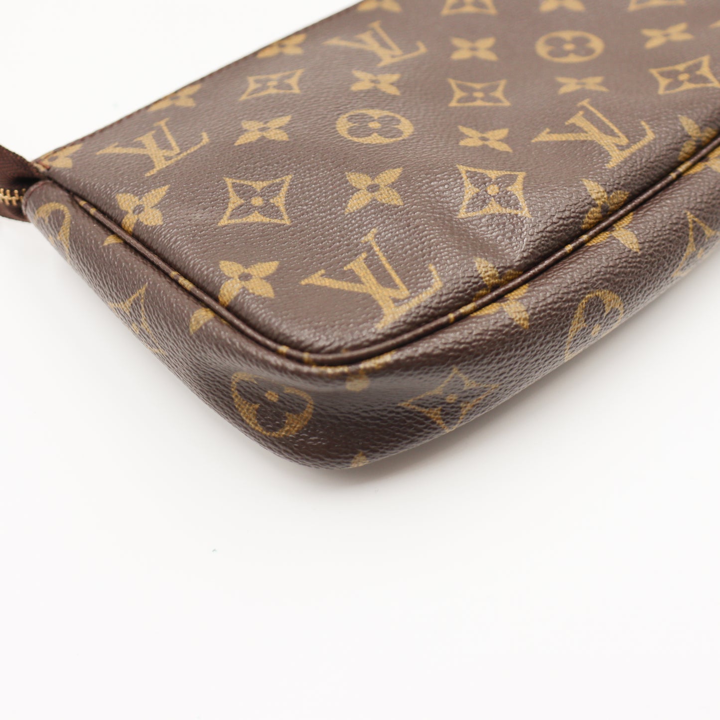 Louis Vuitton Pochette Monogram - 594