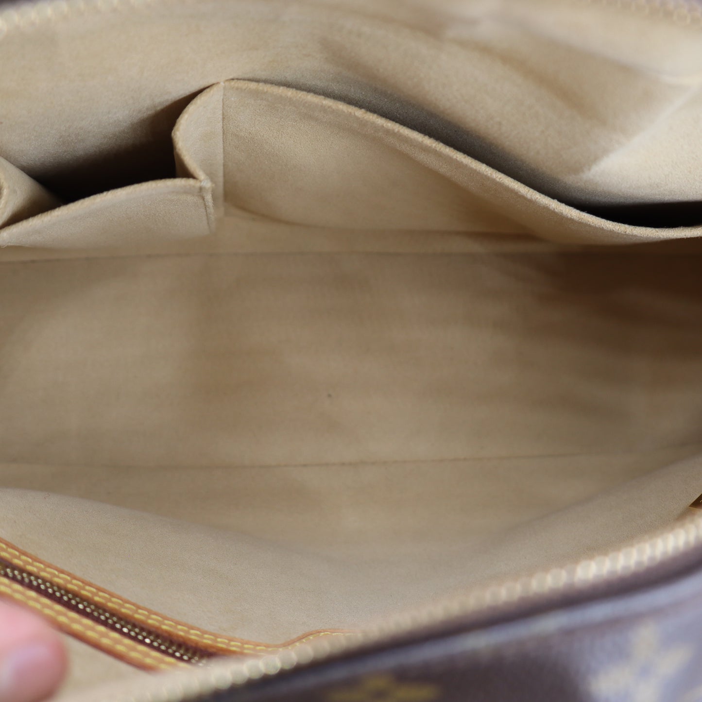 Louis Vuitton Cite GM Monogram - 775