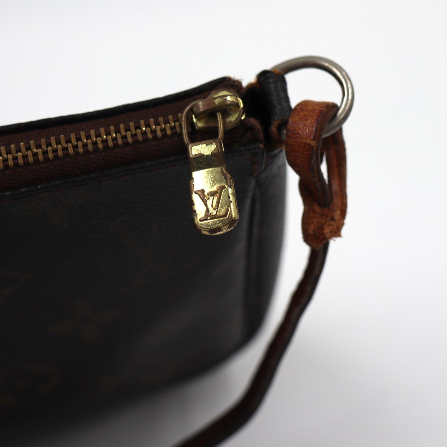 Louis Vuitton Pochette - 373
