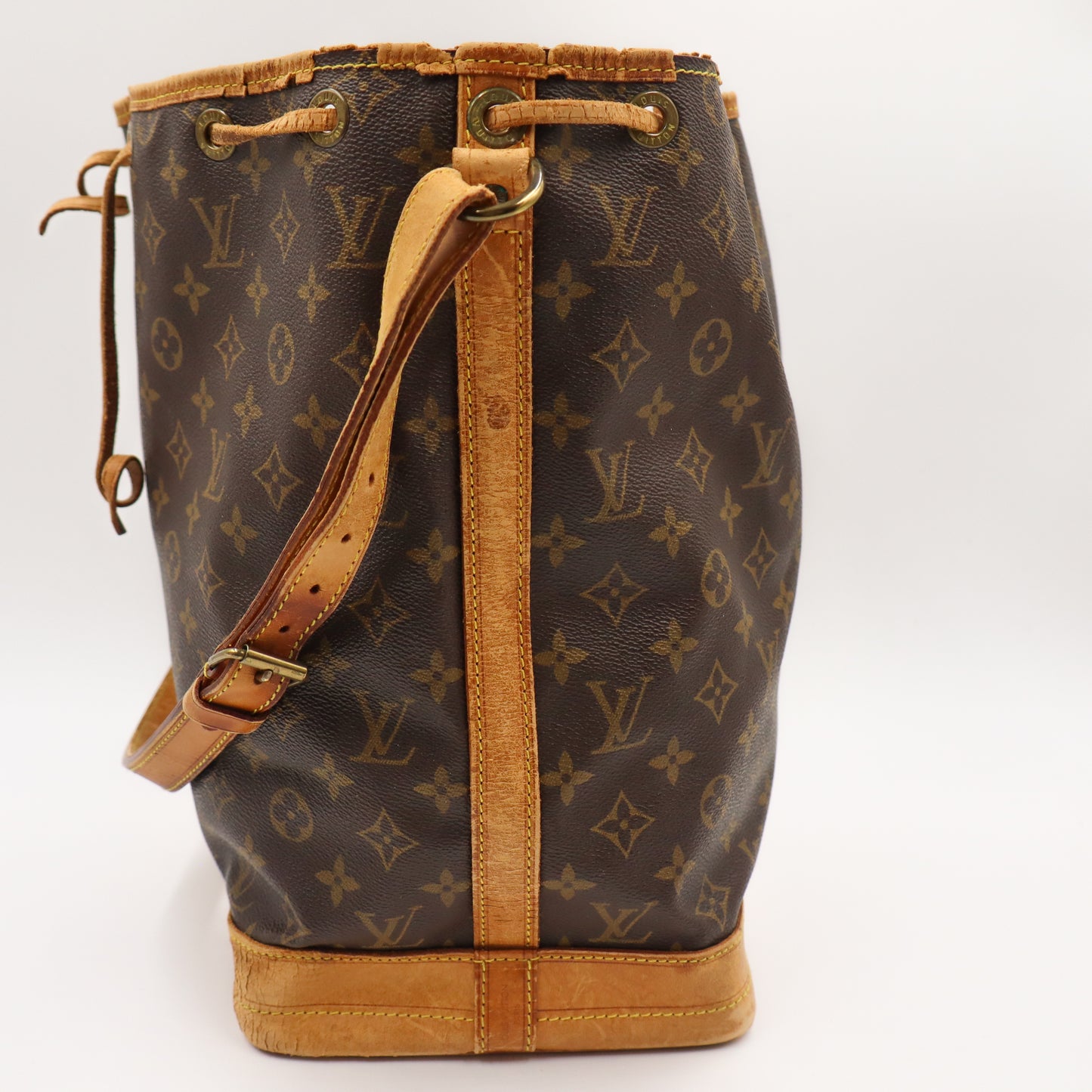 Louis Vuitton sac Noé Grande Monogram - 657