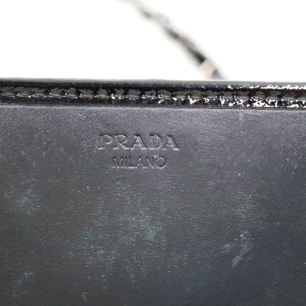 Prada Saffiano Vernice Wallet on Chain