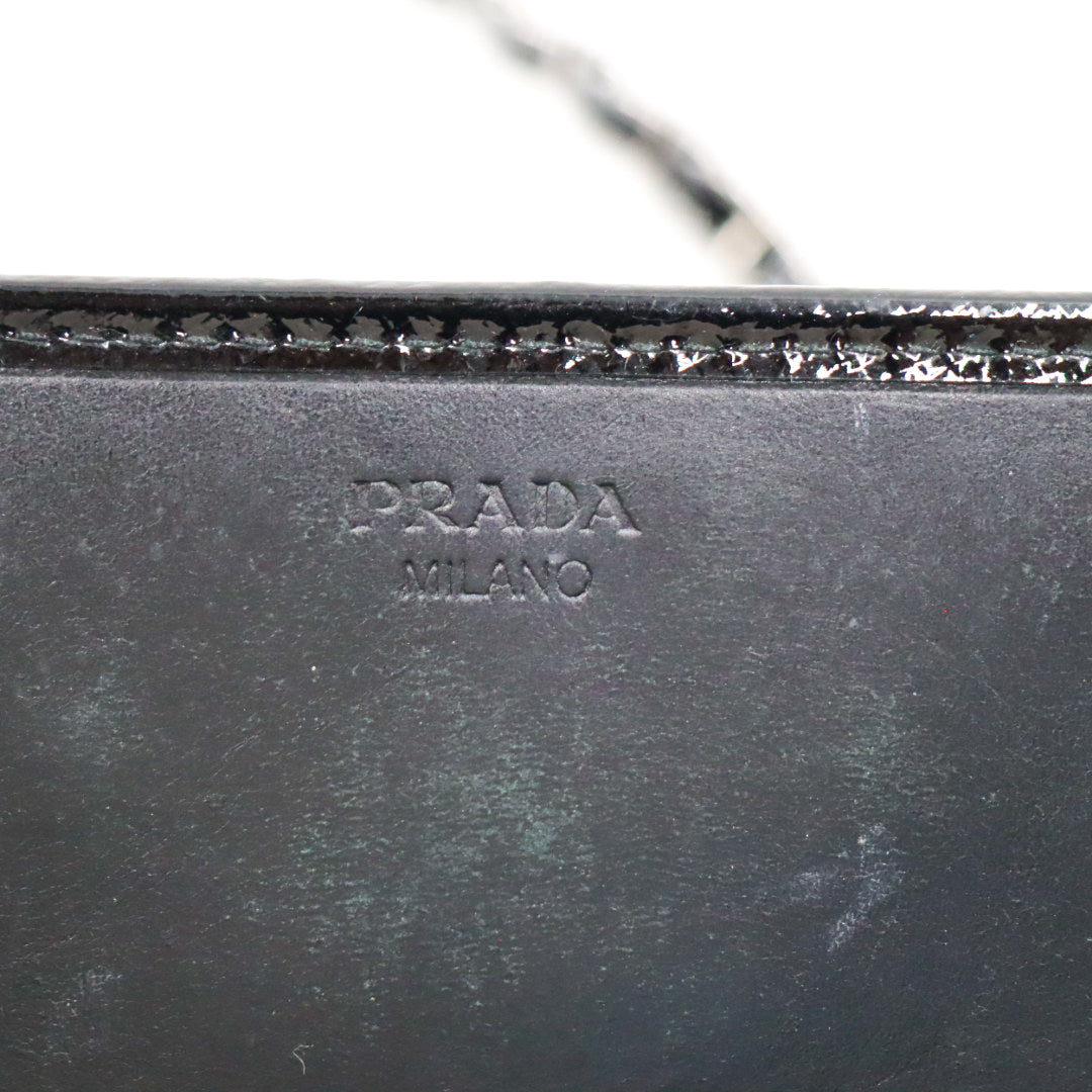 Prada Saffiano Vernice Wallet on Chain