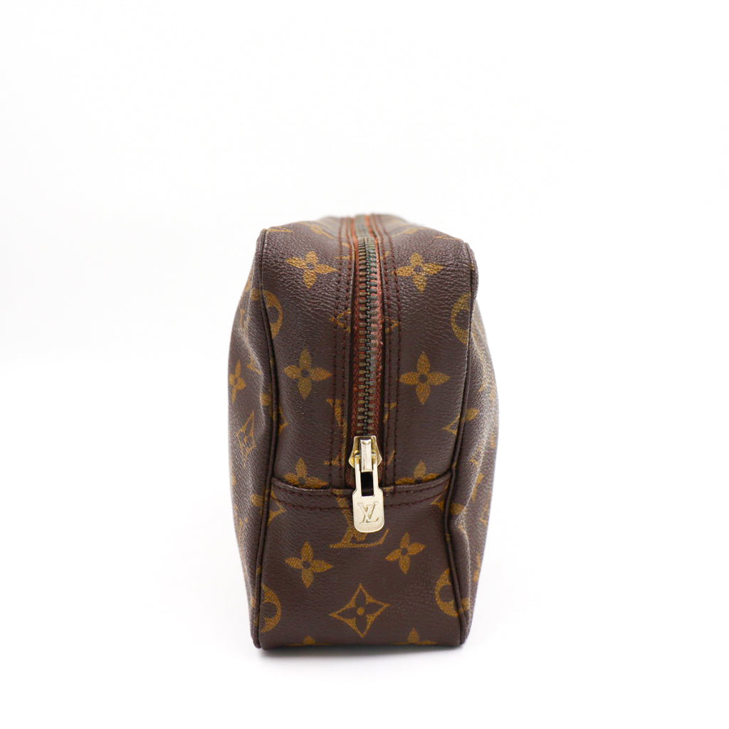 Louis Vuitton Trousse Toilette Clutch 28