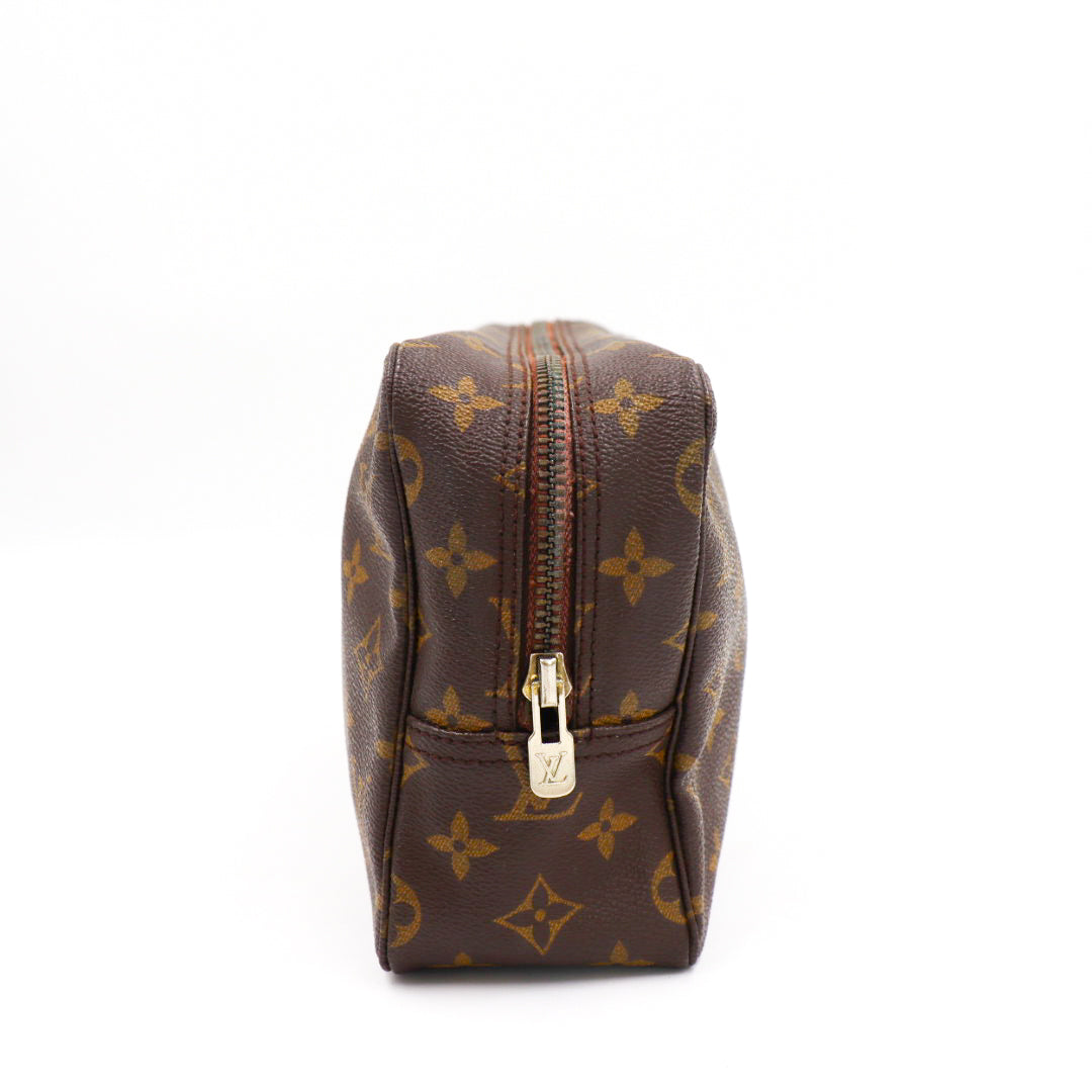 Louis Vuitton Trousse Toilette Clutch 28