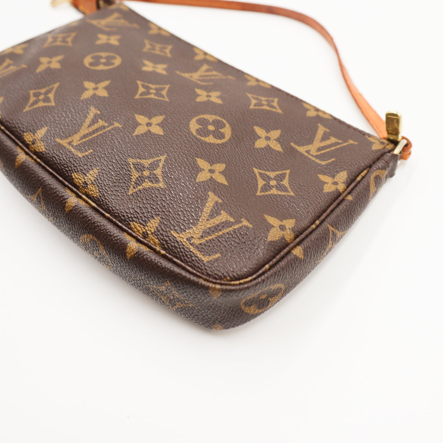 Louis Vuitton Pochette Monogram - 592