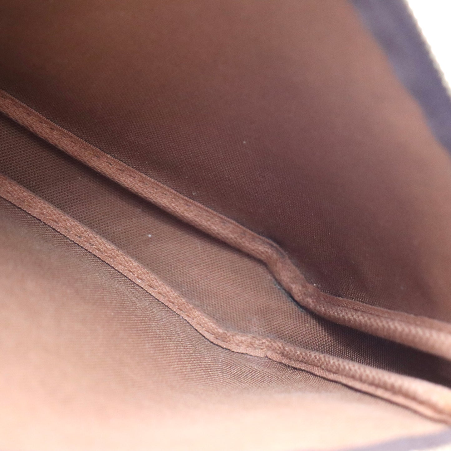 Louis Vuitton Pochette Monogram - 367