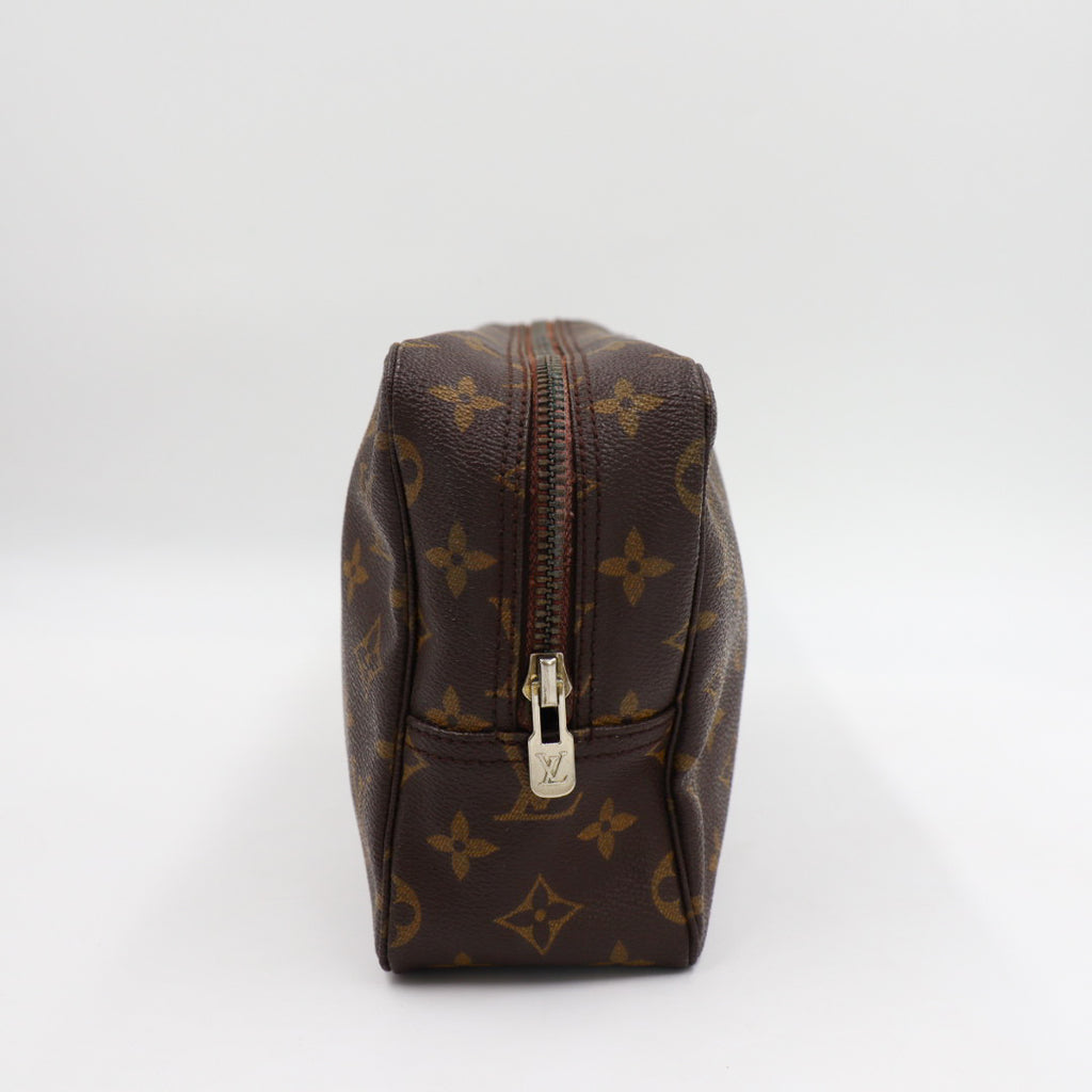 Louis Vuitton Trousse Toilette Clutch 28
