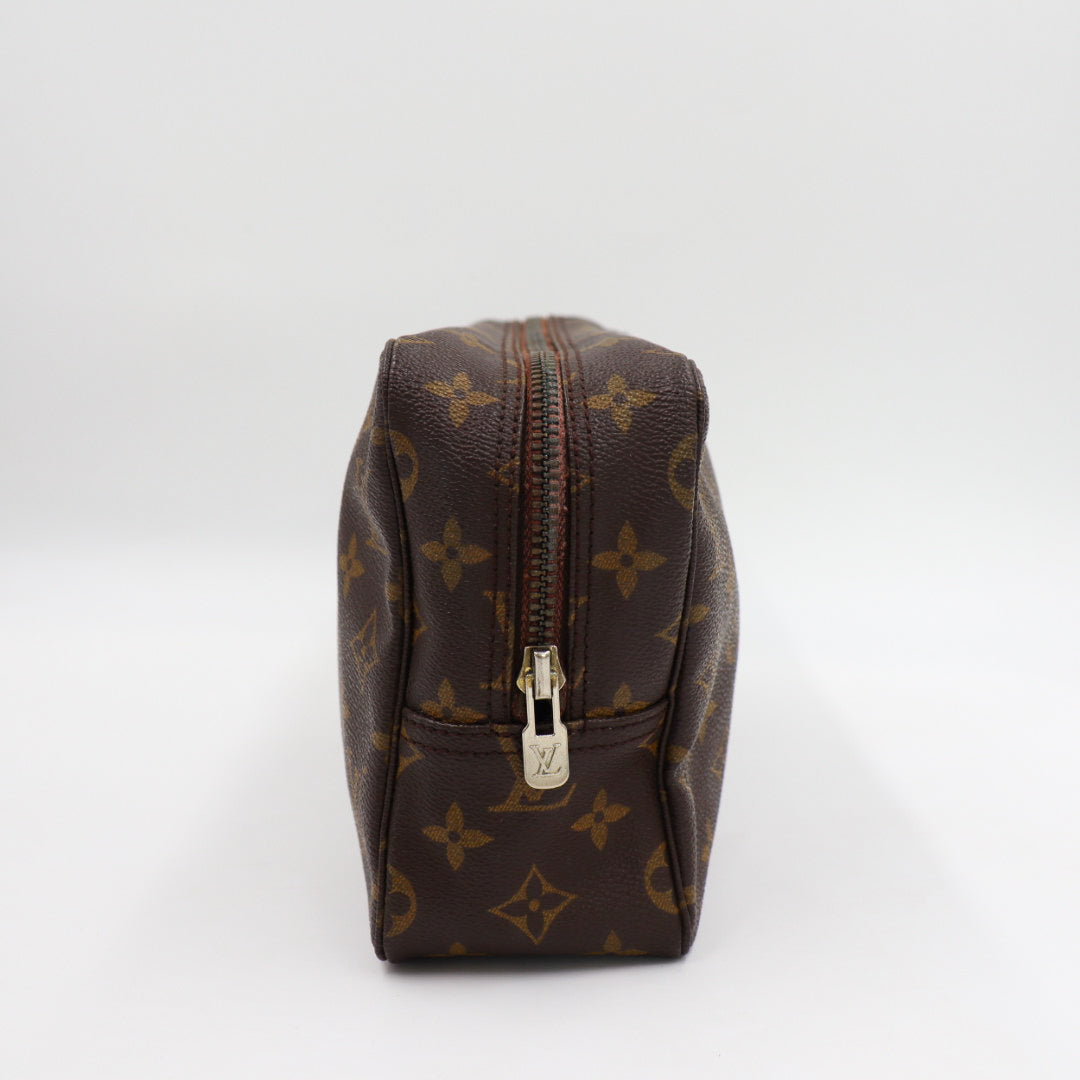 Louis Vuitton Trousse Toilette Clutch 28