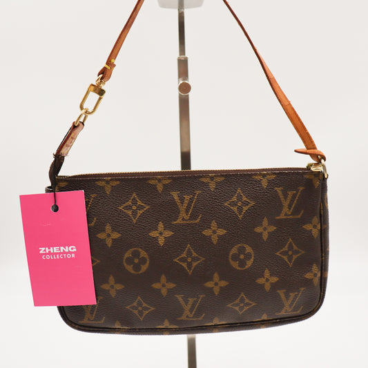 Louis Vuitton Pochette Monogram - 592