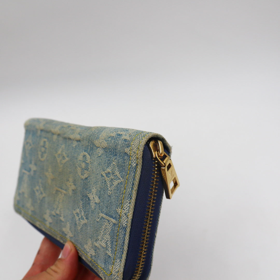 Louis Vuitton Denim Zippy Monogramm