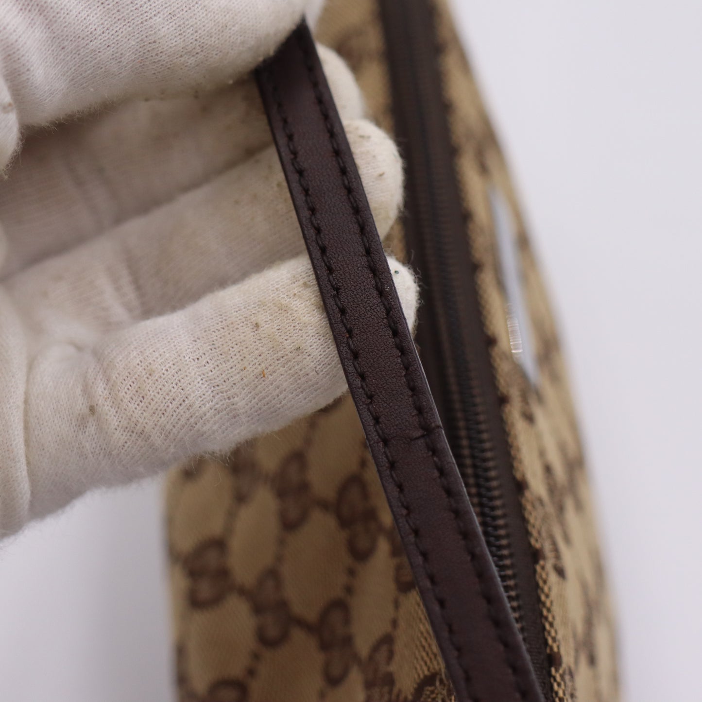 Gucci GG Boat Pochette - 556