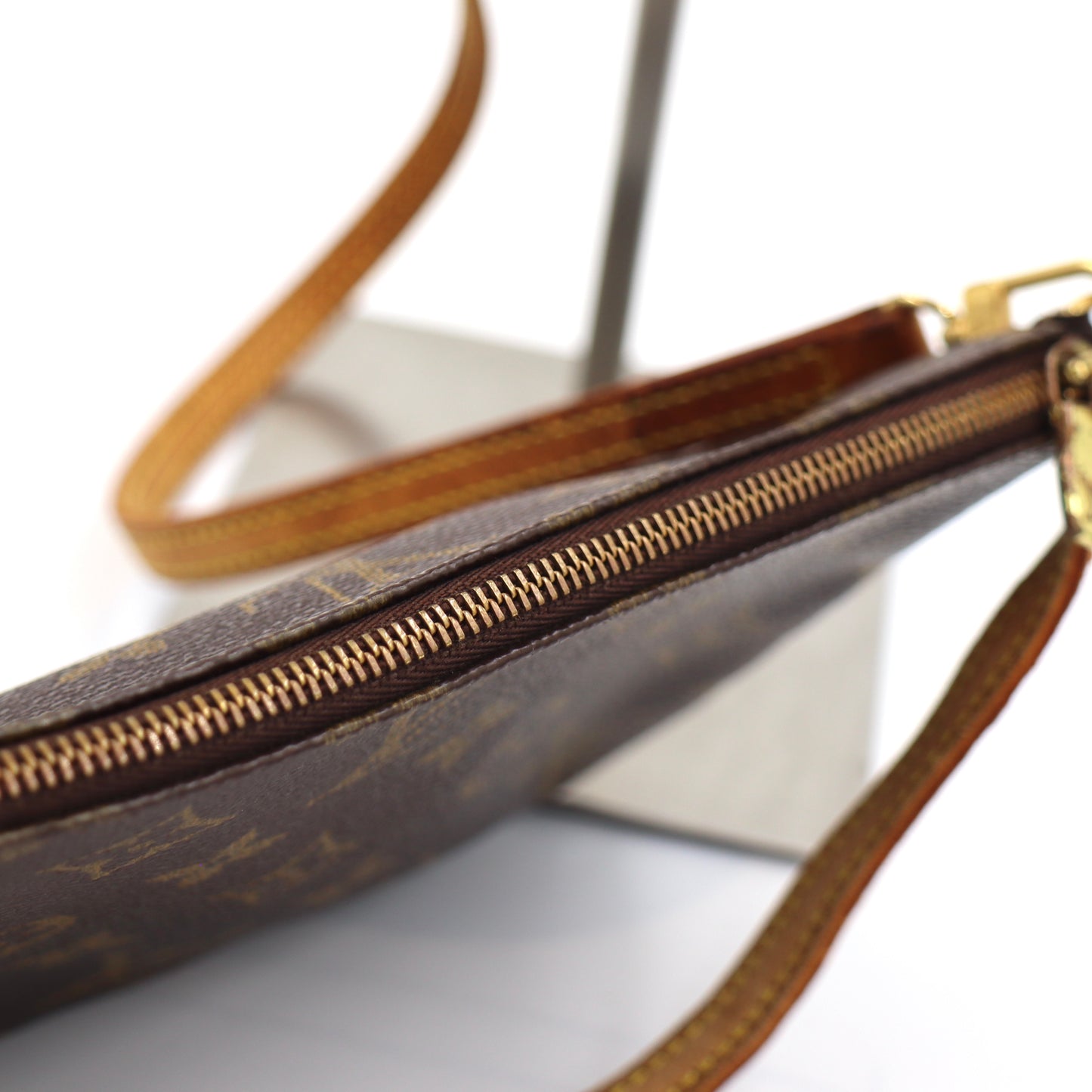 Louis Vuitton Pochette Monogram inkl. Schultergurt - 340