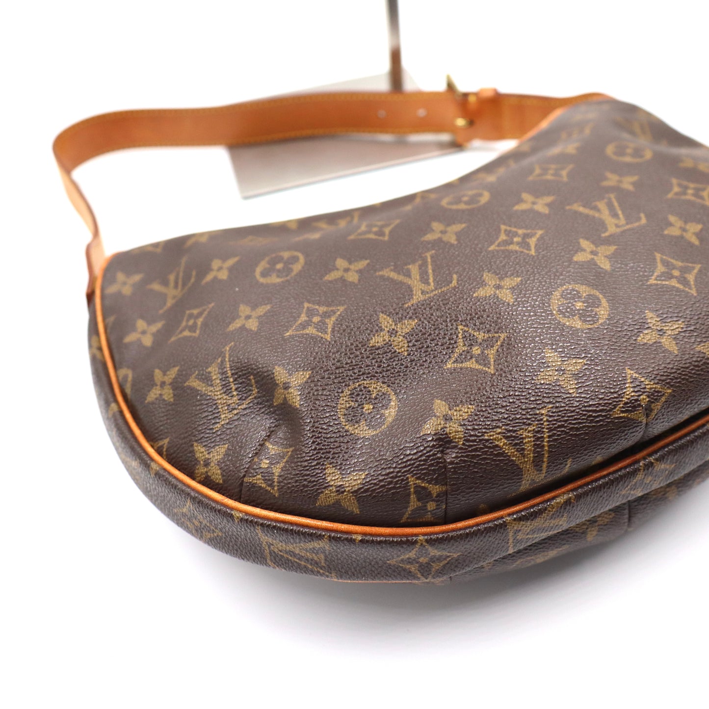 Louis Vuitton Croissant MM Monogram - 459