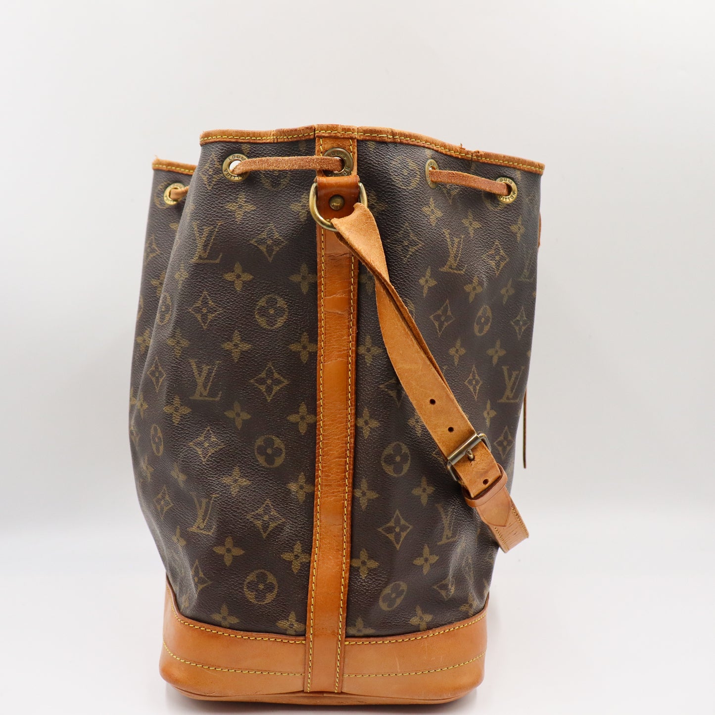 Louis Vuitton sac Noé Grande Monogram- 935