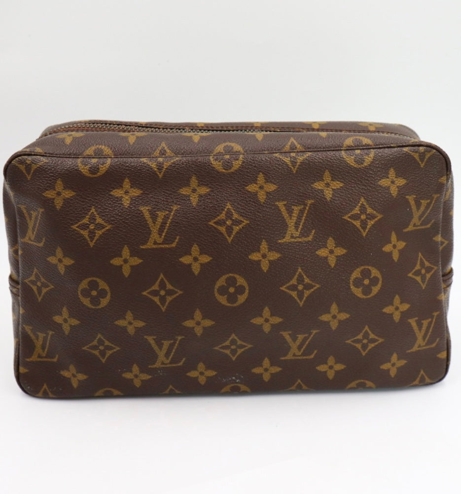 Louis Vuitton Trousse Toilette Clutch 28