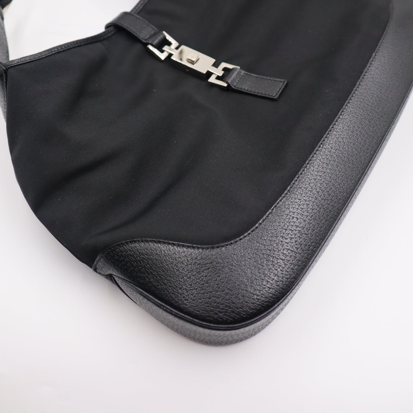 Gucci GG Jackie Monogram - 560