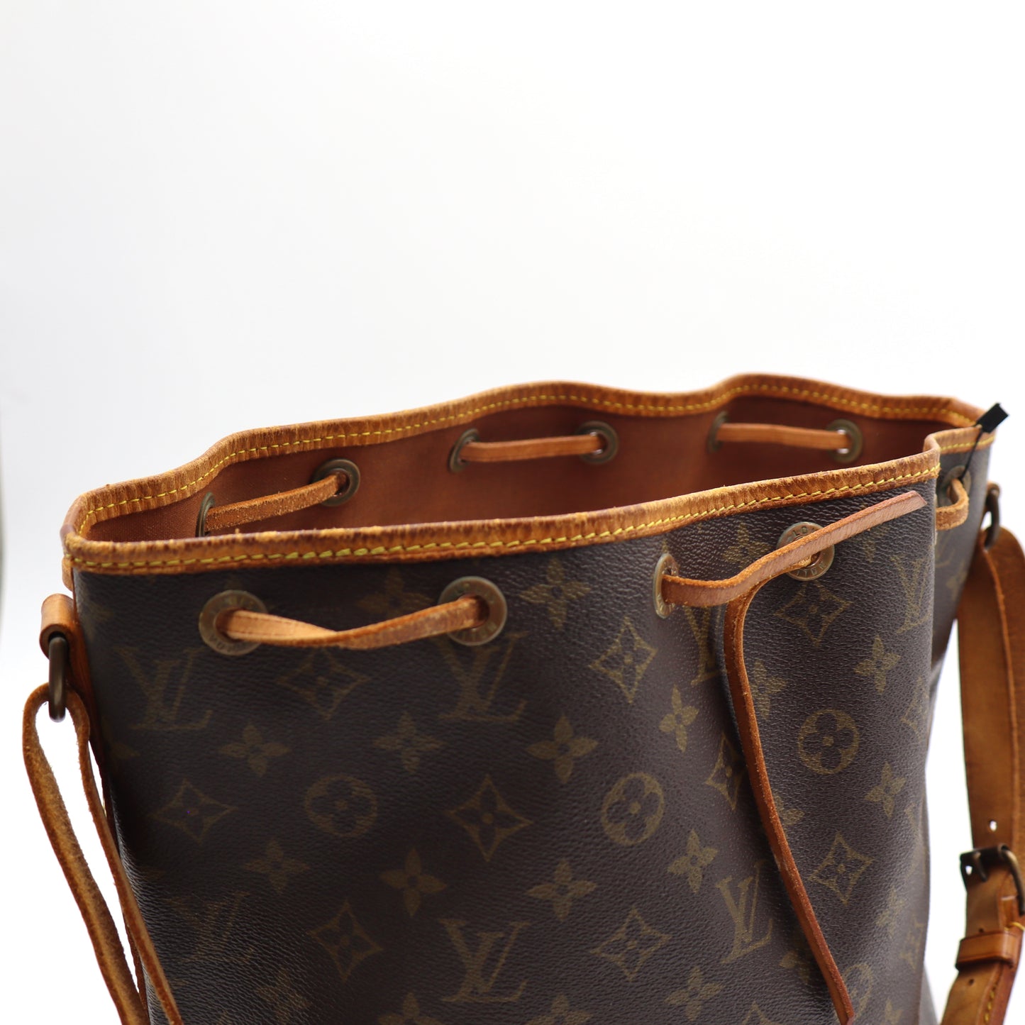 Louis Vuitton Petit sac Noé Monogram - 399