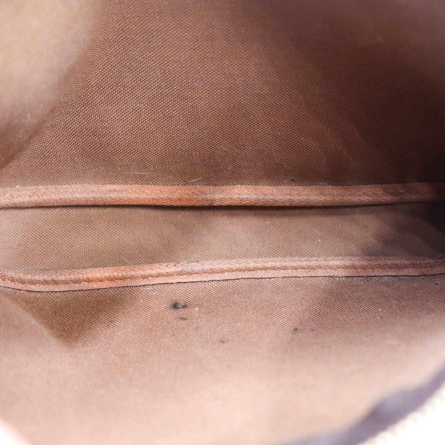 Louis Vuitton Pochette Monogram - 1028