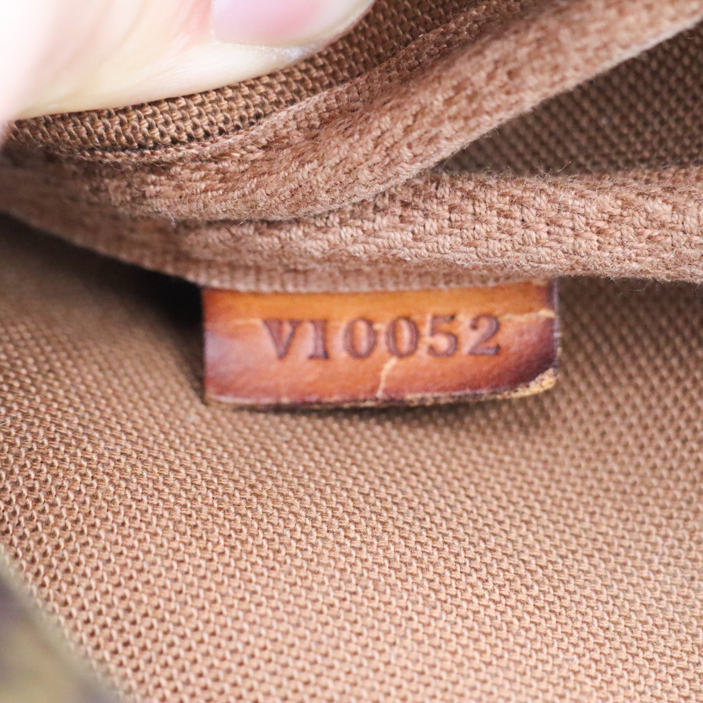 Louis Vuitton Pochette Monogram - 1029