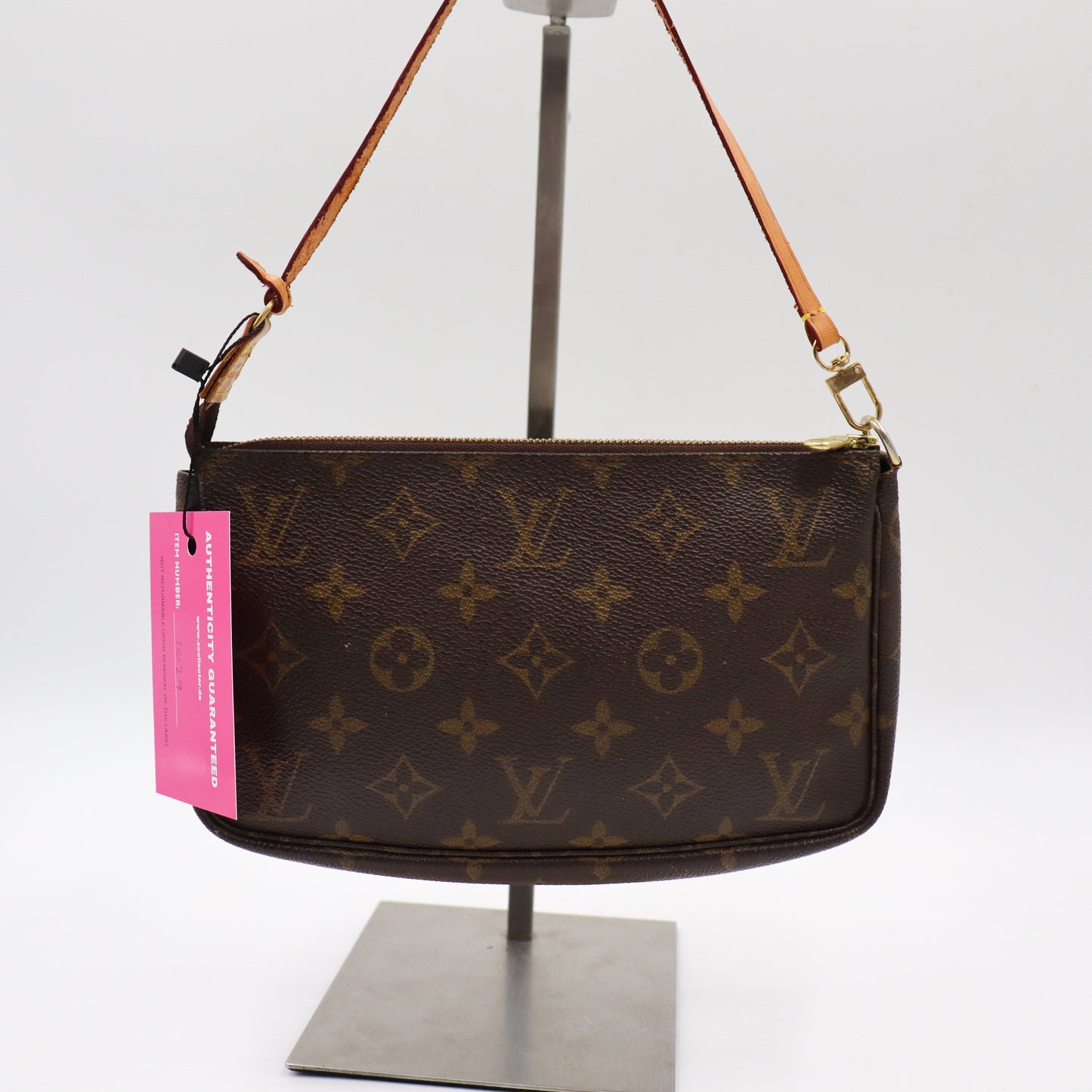 Louis Vuitton Pochette Monogram - 1029